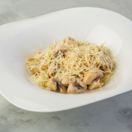 Паста с курицей и грибами