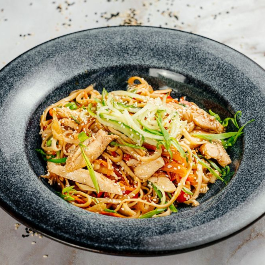 Вок с курицей